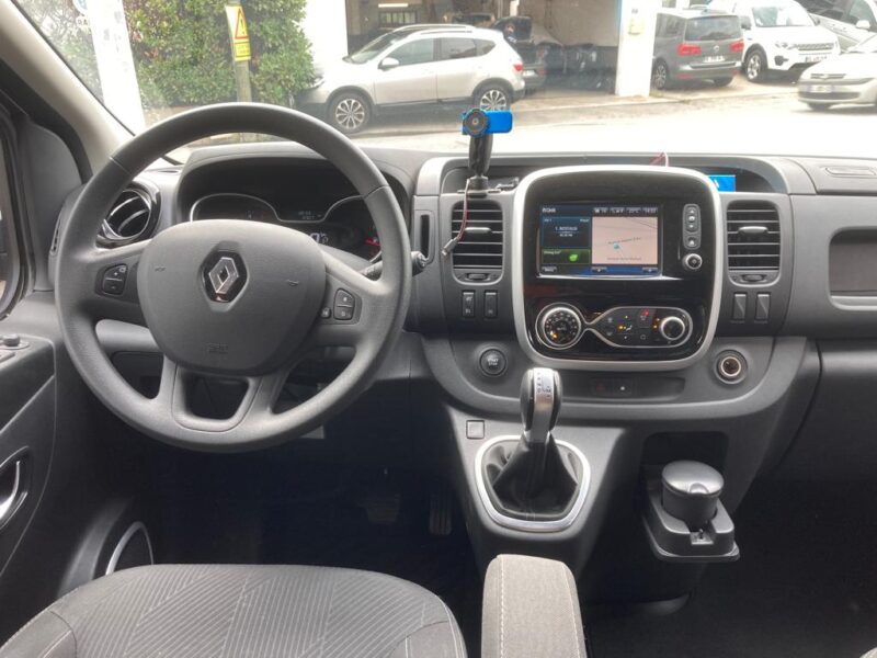 RENAULT TRAFIC 2020