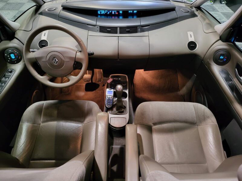 RENAULT ESPACE IV 3.5 V6 245cv Initiale Paris BVA // TOIT OUVRANT/XENONS/ECRAN ARRIERE