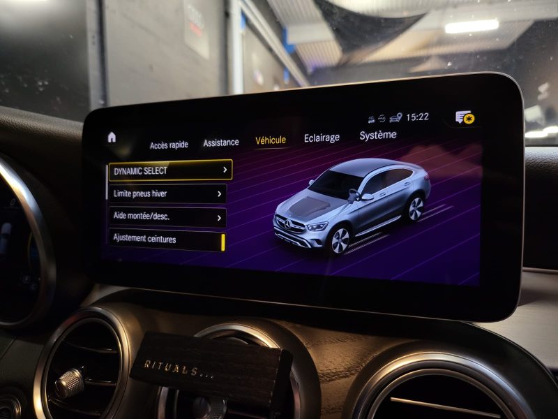 MERCEDES GLC 300 d 4-MATIC AMG LINE TOIT OUVRANT / 360 / BURMESTER 