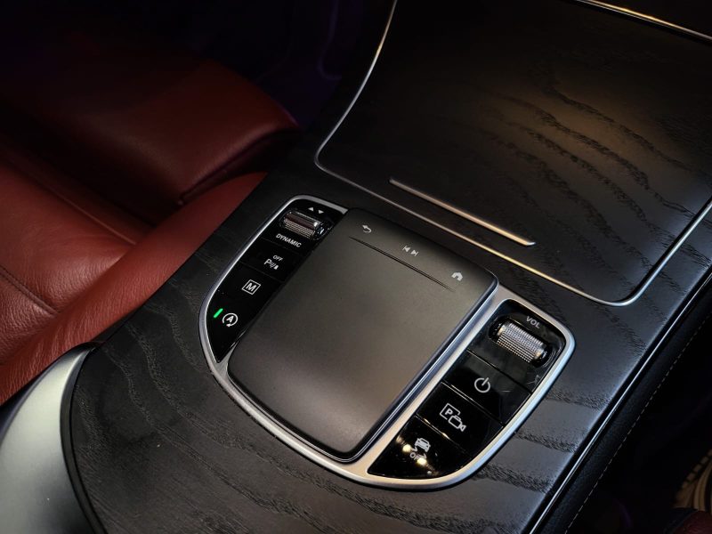 MERCEDES GLC 300 d 4-MATIC AMG LINE TOIT OUVRANT / 360 / BURMESTER 