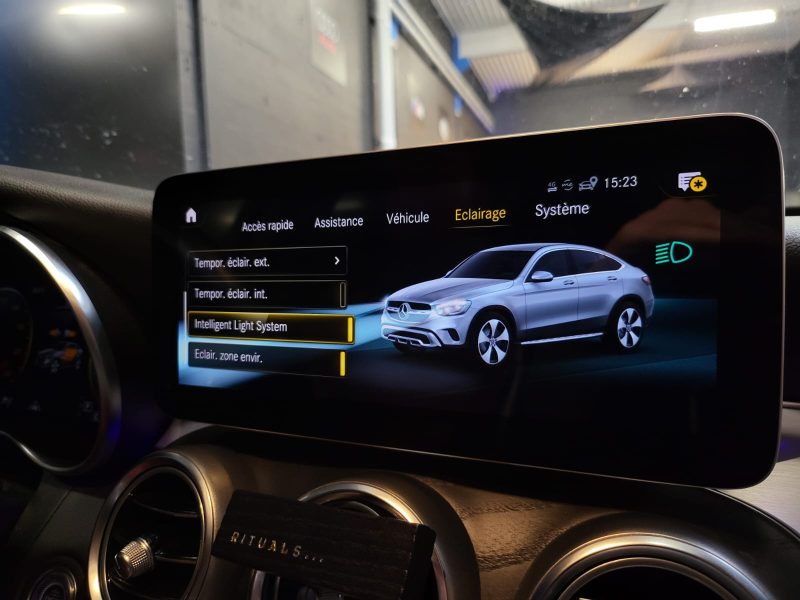 MERCEDES GLC 300 d 4-MATIC AMG LINE TOIT OUVRANT / 360 / BURMESTER 