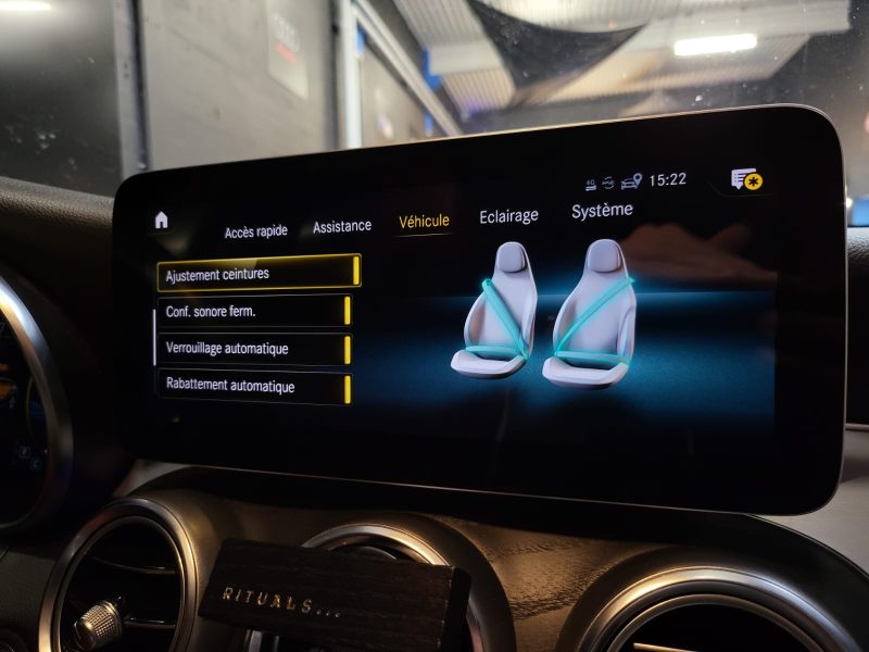 MERCEDES GLC 300 d 4-MATIC AMG LINE TOIT OUVRANT / 360 / BURMESTER 