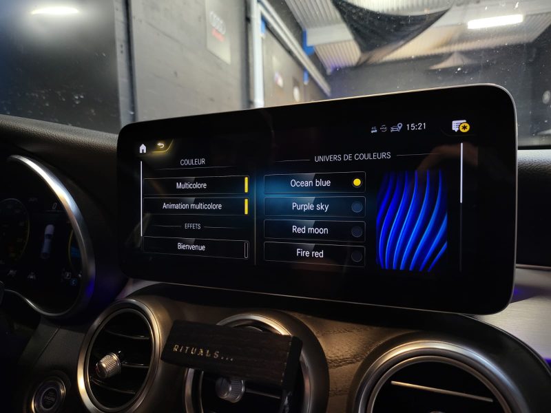 MERCEDES GLC 300 d 4-MATIC AMG LINE TOIT OUVRANT / 360 / BURMESTER 