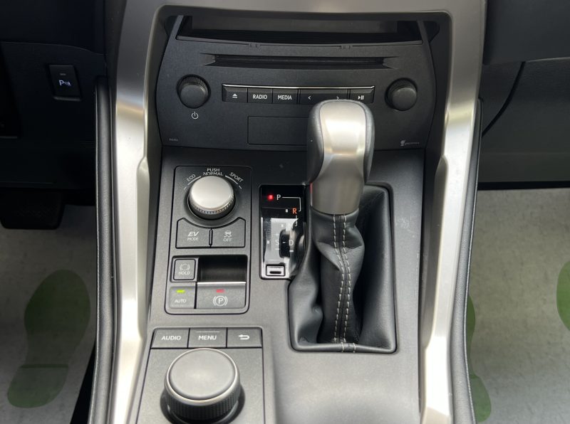 LEXUS NX 300H HYBRID 2.5 VVT-i 197 Cv 4WD PACK BUSINESS / BVA GPS CAMERA RECUL CUIR Garantie 6 Mois