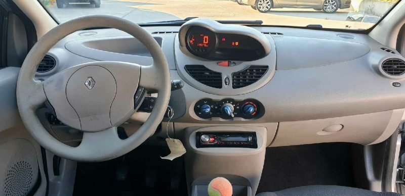 RENAULT TWINGO II 2008