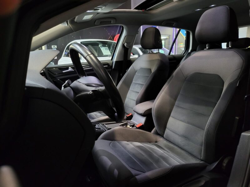 VOLKSWAGEN GOLF VII 2.0 TDI CARAT 150 cv TOIT OUVRANT / DSG 7 / CARPLAY