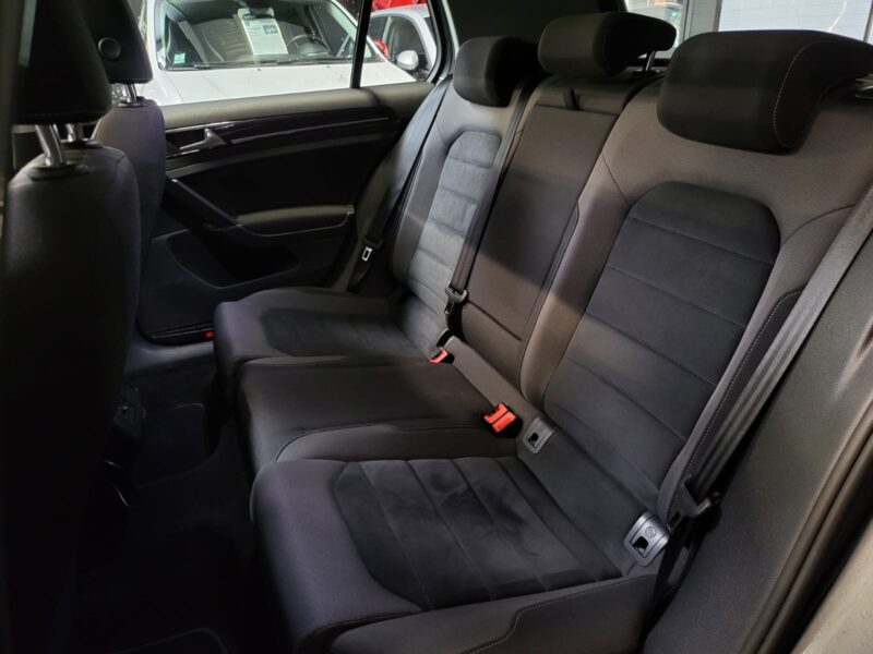 VOLKSWAGEN GOLF VII 2.0 TDI CARAT 150 cv TOIT OUVRANT / DSG 7 / CARPLAY