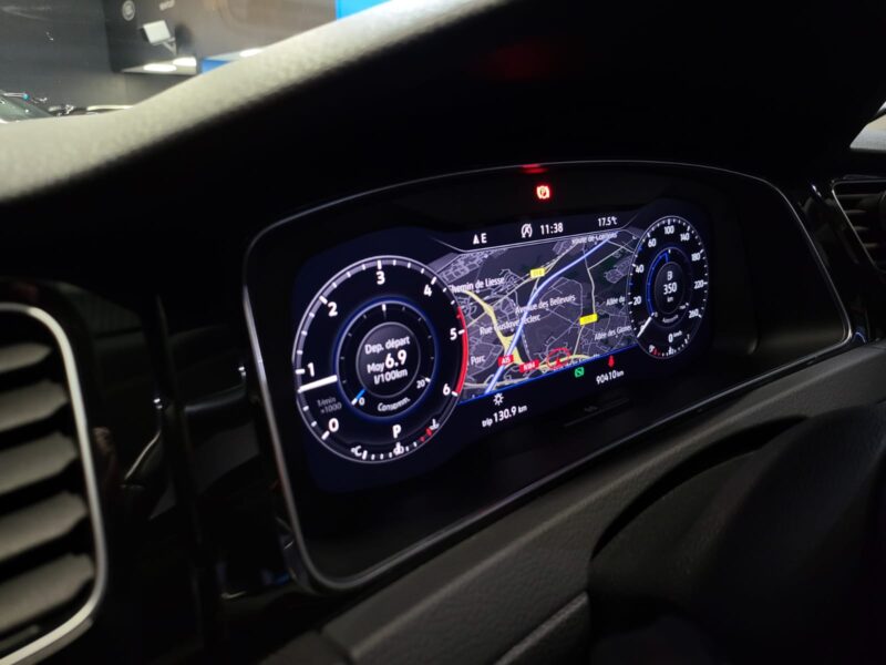 VOLKSWAGEN GOLF VII 2.0 TDI CARAT 150 cv TOIT OUVRANT / DSG 7 / CARPLAY