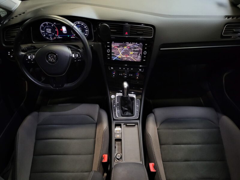 VOLKSWAGEN GOLF VII 2.0 TDI CARAT 150 cv TOIT OUVRANT / DSG 7 / CARPLAY