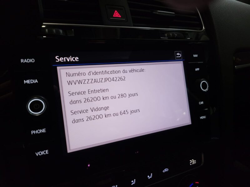 VOLKSWAGEN GOLF VII 2.0 TDI CARAT 150 cv TOIT OUVRANT / DSG 7 / CARPLAY