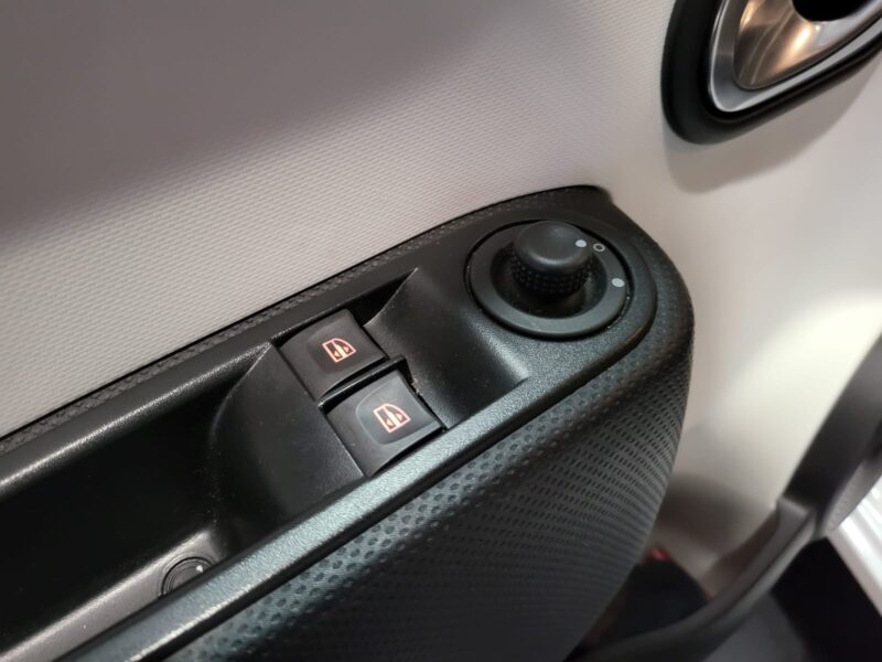 1.0  75 cv ZEN / Bluetooth / Radar de Recul 