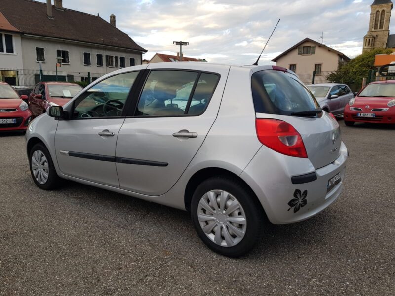 RENAULT CLIO III 1.2i 16V 100CV RIPCURL