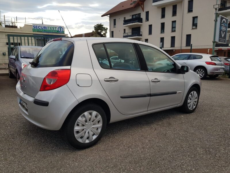 RENAULT CLIO III 1.2i 16V 100CV RIPCURL