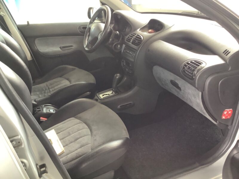 PEUGEOT 206 1,6l PREMIUM AUTOMATIQUE 2003