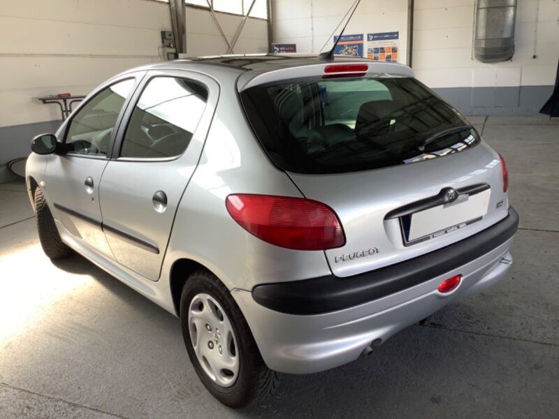 PEUGEOT 206 1,6l PREMIUM AUTOMATIQUE 2003
