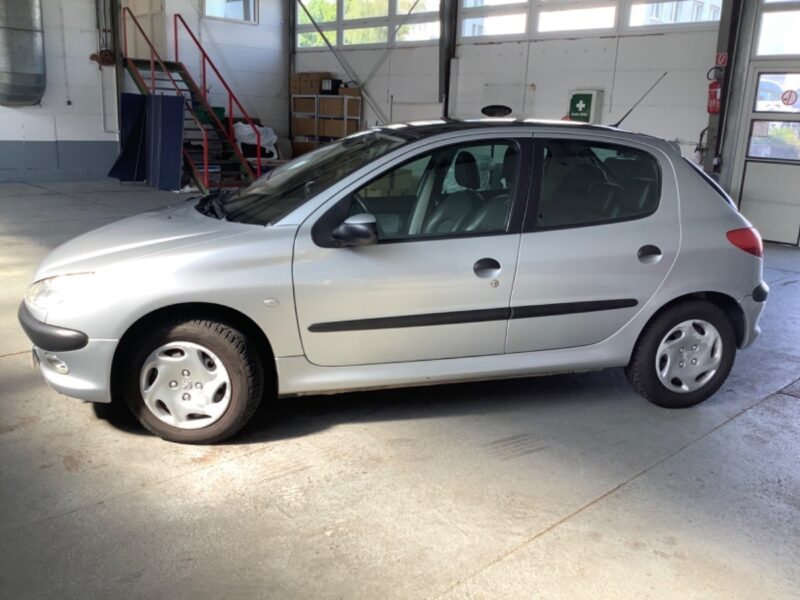 PEUGEOT 206 1,6l PREMIUM AUTOMATIQUE 2003
