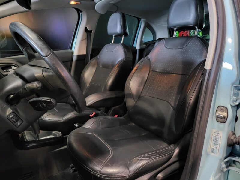 CITROEN C3 1.6 VTi 120cv Exclusive BVA // RADAR-AR/SIEGES CHAUFFANTS/BLUETOOTH