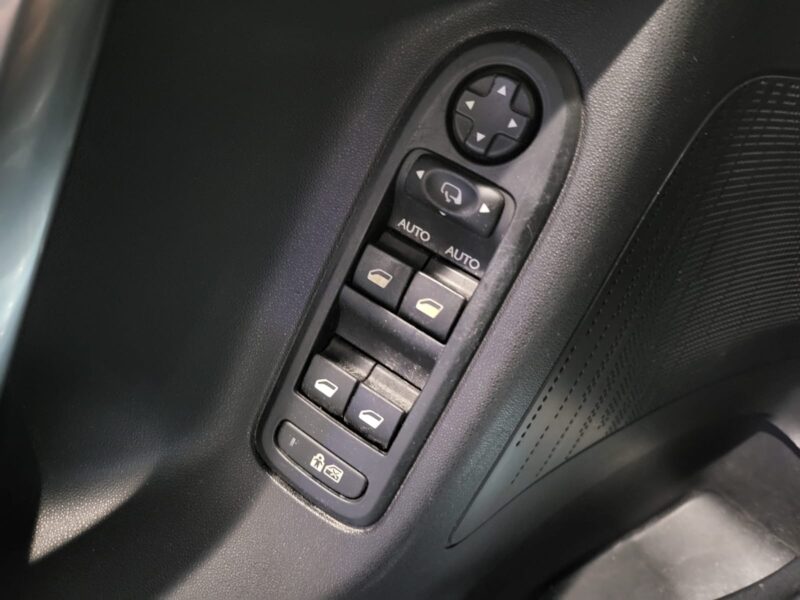 CITROEN C3 1.6 VTi 120cv Exclusive BVA // RADAR-AR/SIEGES CHAUFFANTS/BLUETOOTH