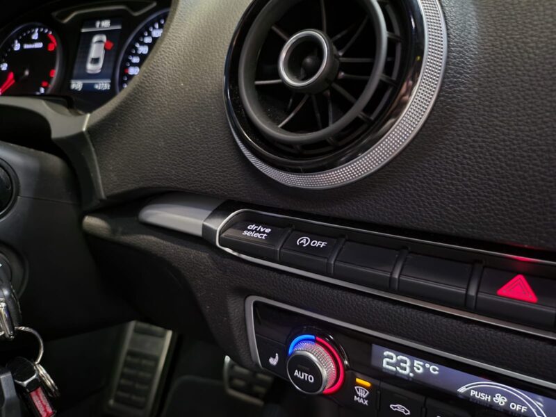 AUDI A3 Berline 2017 2.0 TDI 150cv S LINE S TRONIC TOIT OUVRANT / APPLE CARPLAY