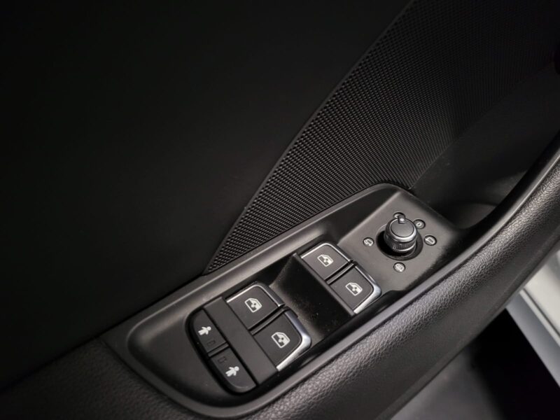 AUDI A3 Berline 2017 2.0 TDI 150cv S LINE S TRONIC TOIT OUVRANT / APPLE CARPLAY