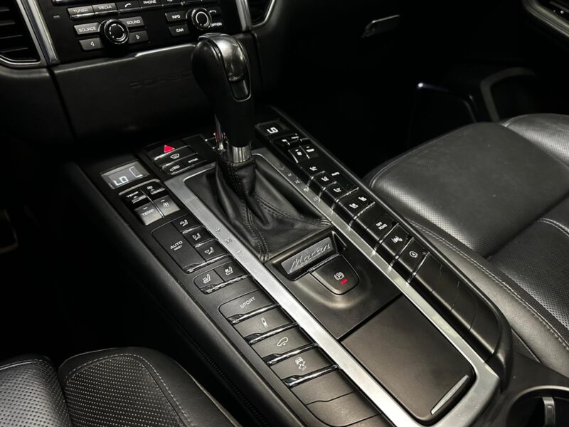PORSCHE MACAN 3.6 Turbo 400cv , TO , Cuir chauffants / Ventilés , Caméra