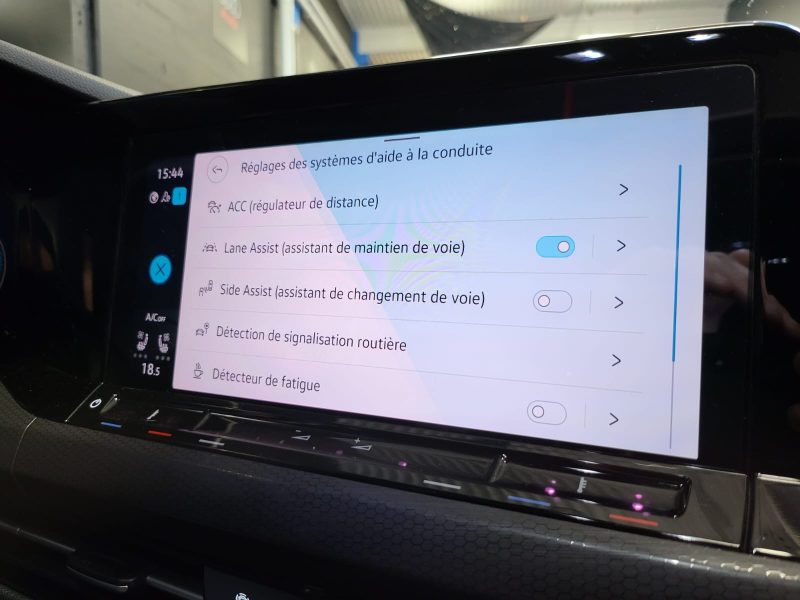 VOLKSWAGEN GOLF VIII GTI CLUBSPORT 300 cv TOIT OUVRANT / H&K / TETE HAUTE / SIEGES ELECT A MEMOIRE 