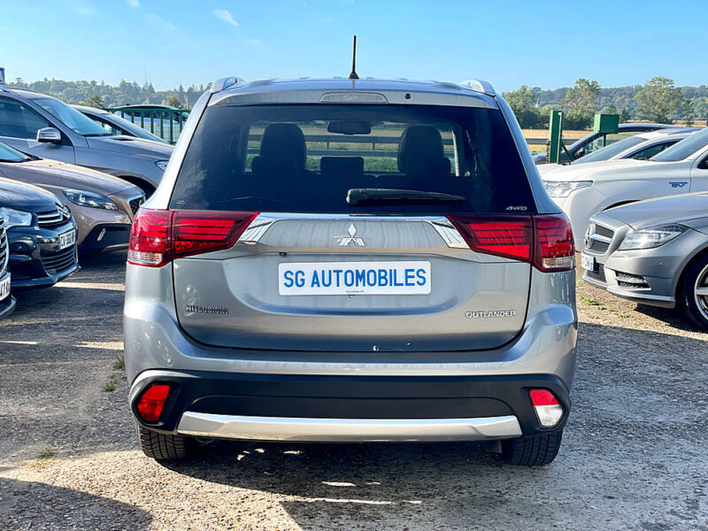 MITSUBISHI OUTLANDER III 2016