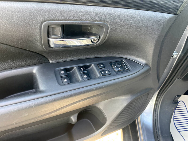 MITSUBISHI OUTLANDER III 2016