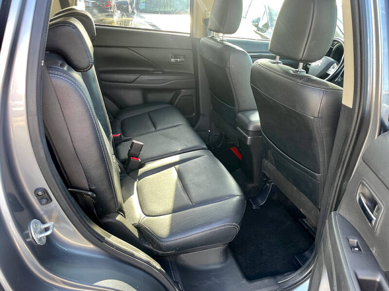 MITSUBISHI OUTLANDER III 2016