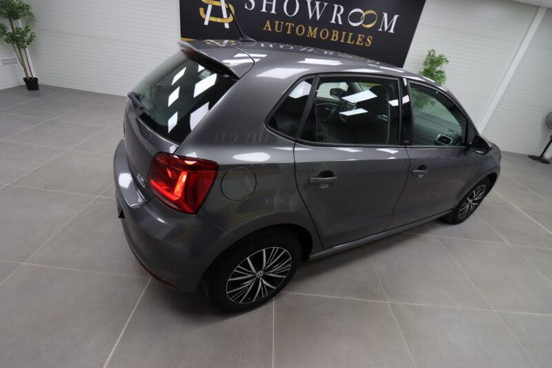 VOLKSWAGEN POLO V 2016