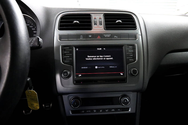 VOLKSWAGEN POLO V 2016