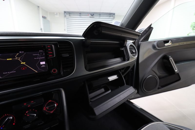 VOLKSWAGEN BEETLE 2017