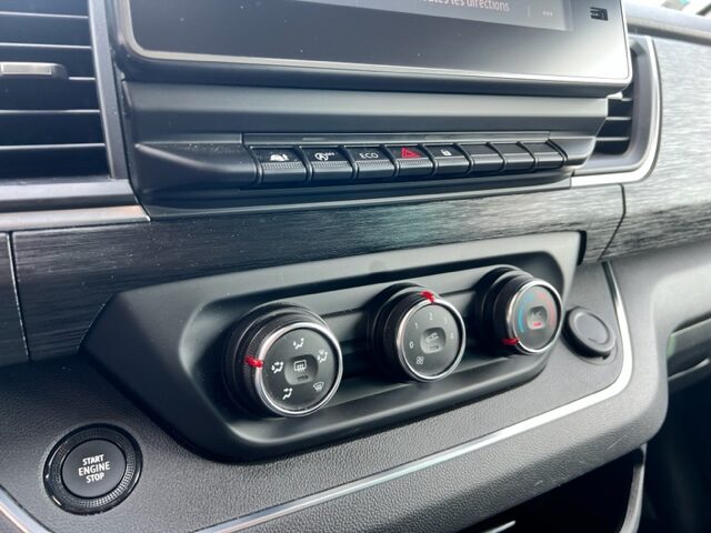 RENAULT TRAFIC III 2,0 DCI 150CH 8 PLACES  2021