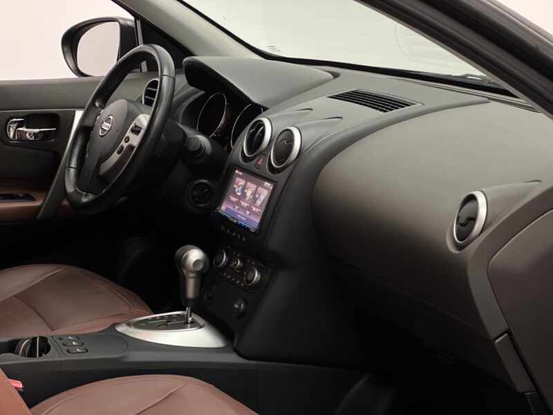 NISSAN QASHQAI XTRONIC CVT 2.0 141 ch