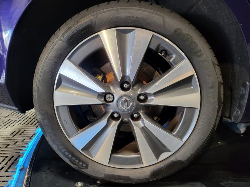 NISSAN PULSAR 1.2 DIG-T 115cv Tekna // SIEGES CHAUFFANTS/CAMERA DE RECUL/RADAR-AR