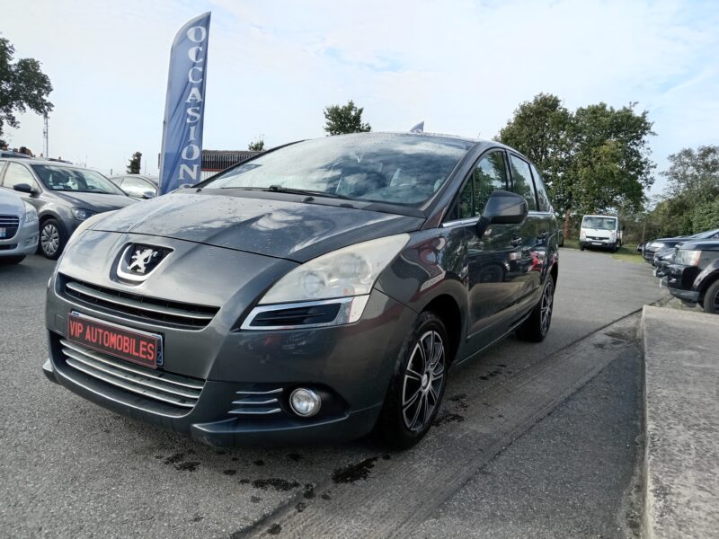PEUGEOT 5008 2011