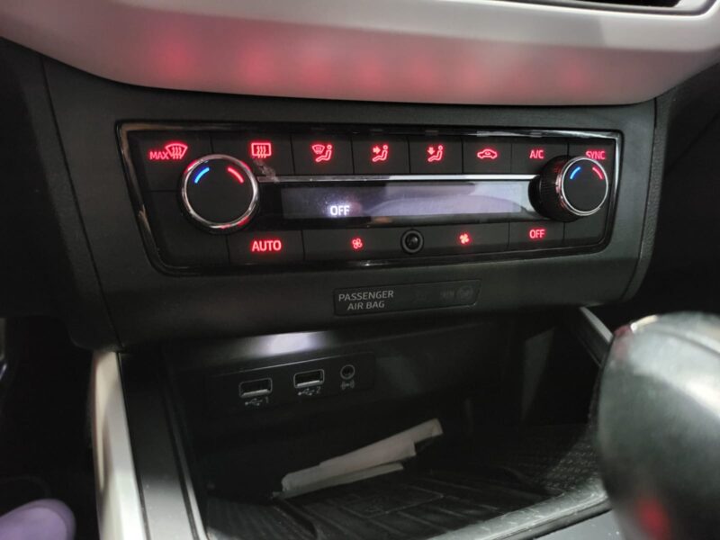 SEAT ARONA 1.6 TDI 95cv Xcellence DSG7 1ère Main // APPLE CARPLAY/ANDROID AUTO/CAMERA DE RECUL