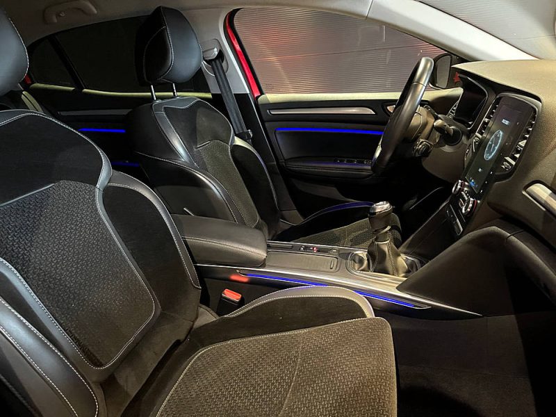 RENAULT MEGANE IV Tce 140 Intens / Jantes 18 / 