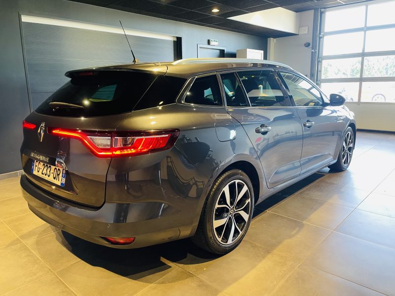 RENAULT MEGANE IV Estate SL Limited Blue dCi 115 