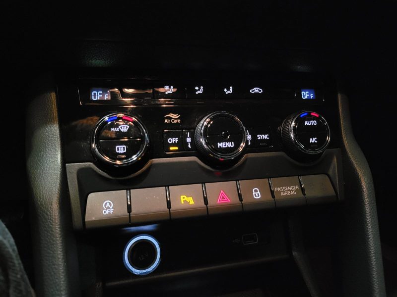 1.0 TSI STYLE 115cv / Apple Carplay / Historique complet SKODA