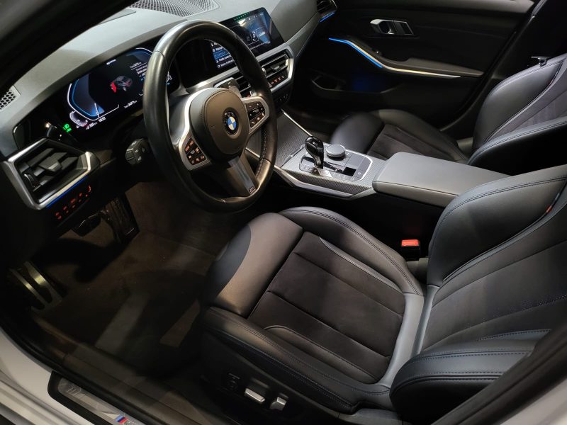 B.M.W. SERIE 3 330 e Plug-in-Hybrid PACK M SPORT 292cv /SHADOW LINE / TOIT OUVRANT / CARPLAY