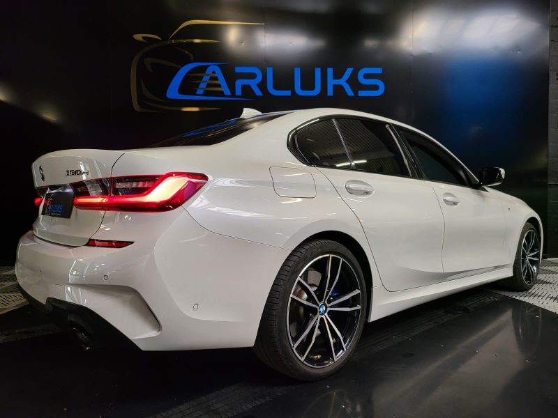 B.M.W. SERIE 3 330 e Plug-in-Hybrid PACK M SPORT 292cv /SHADOW LINE / TOIT OUVRANT / CARPLAY