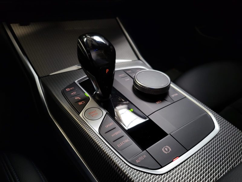 B.M.W. SERIE 3 330 e Plug-in-Hybrid PACK M SPORT 292cv /SHADOW LINE / TOIT OUVRANT / CARPLAY