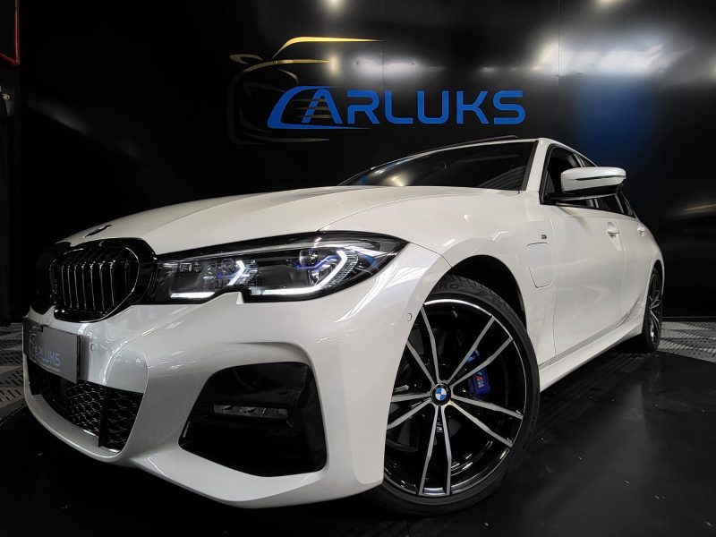 B.M.W. SERIE 3 330 e Plug-in-Hybrid PACK M SPORT 292cv /SHADOW LINE / TOIT OUVRANT / CARPLAY