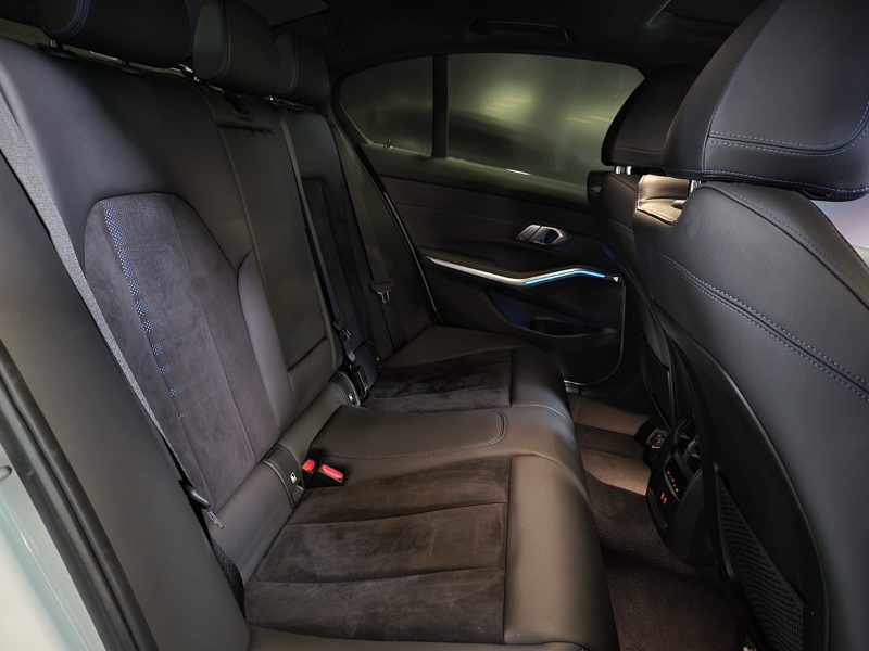 B.M.W. SERIE 3 330 e Plug-in-Hybrid PACK M SPORT 292cv /SHADOW LINE / TOIT OUVRANT / CARPLAY