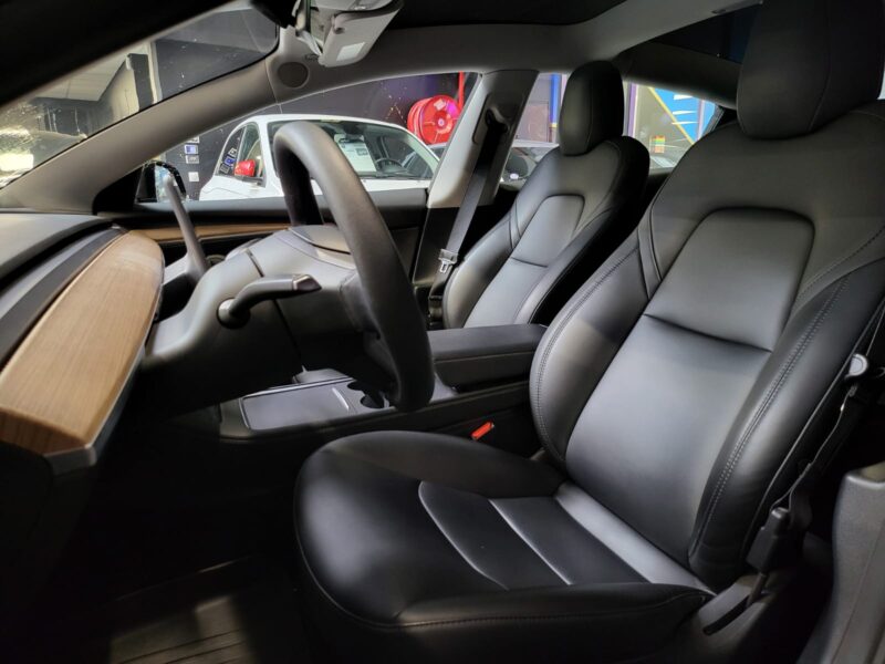 TESLA MODEL 3 EV STANDARD PLUS 275 cv 1 er MAIN / TOIT / PANO /POMPE A CHALEUR