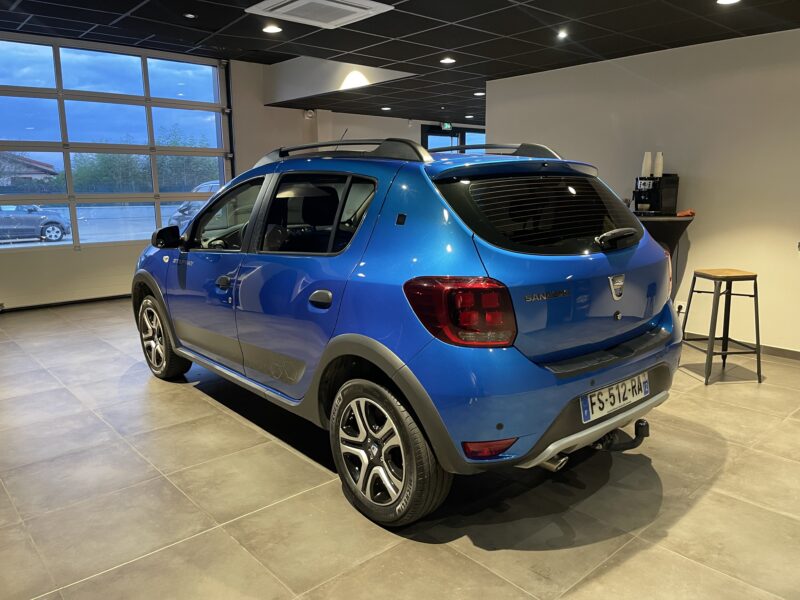 DACIA SANDERO 15 ans ECO-G 100 Attelage / Carnet d'entretien Complet 