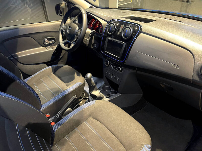 DACIA SANDERO 15 ans ECO-G 100 Attelage / Carnet d'entretien Complet 