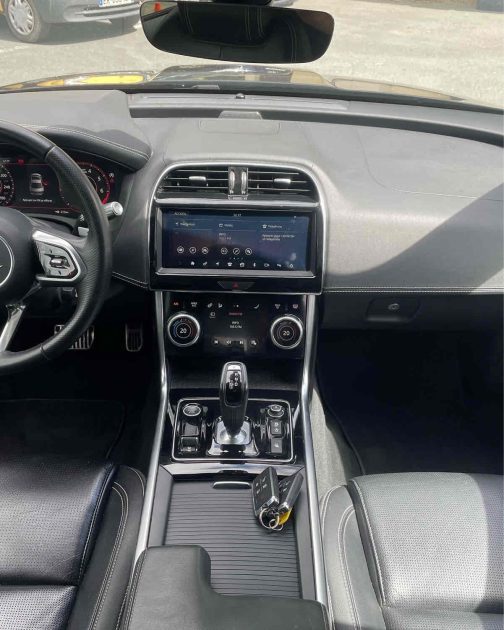 JAGUAR XE 2020