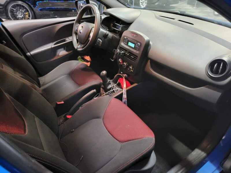 1.5 dCi 75 75cv / Société (2 places) / Bluetooth / Suivie compet d'entretiens / Garantie